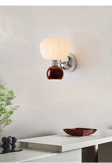 applique murale rouge moderne dans la chambre
