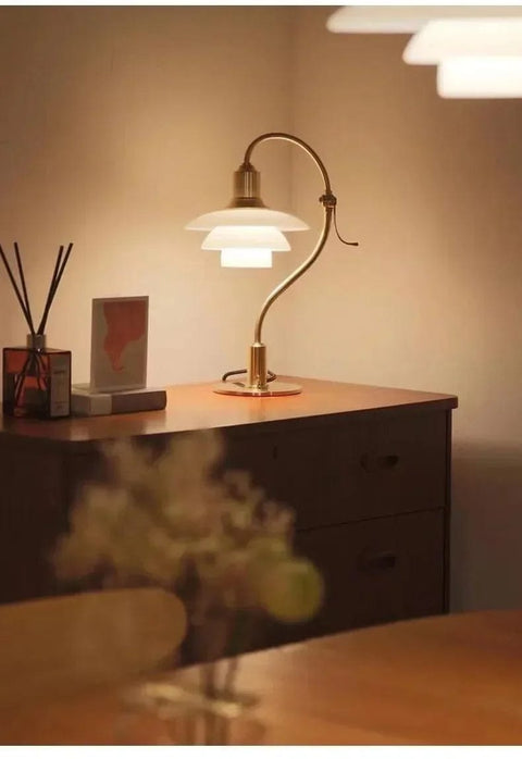 lampe de chevet design en chrome