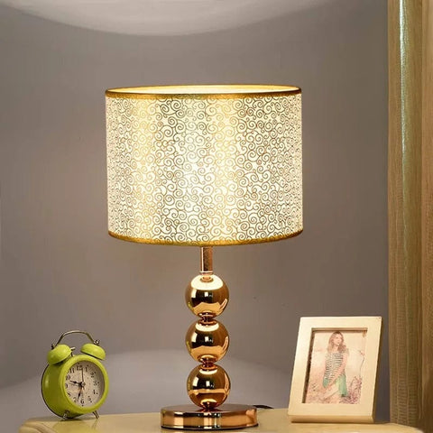 lampe de chevet dorée