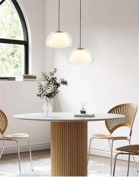 lustres minimalistes blancs