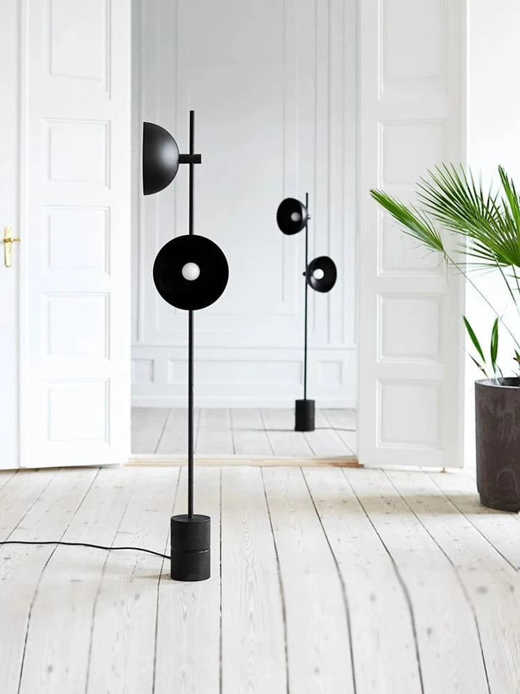 lampadaire minimaliste noir
