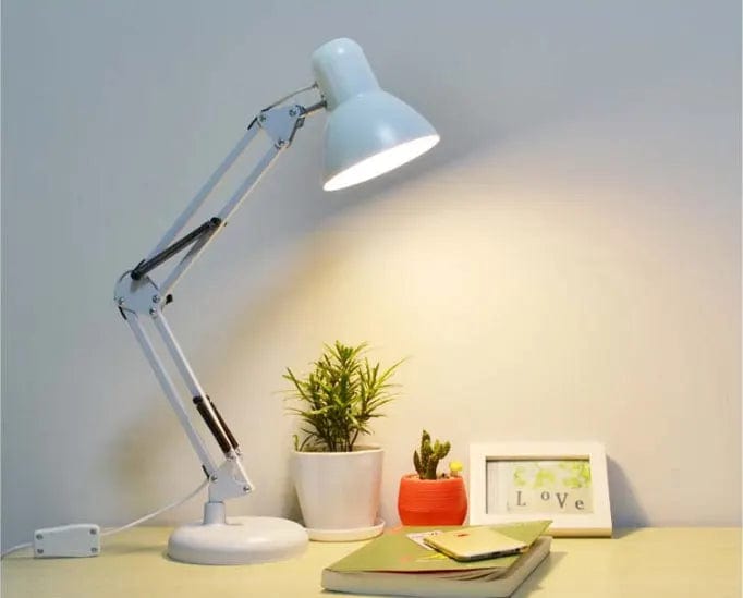 lampe blanche industrielle