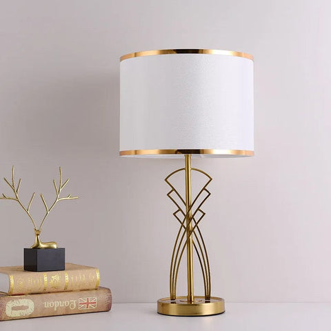 lampe de chevet dorée 