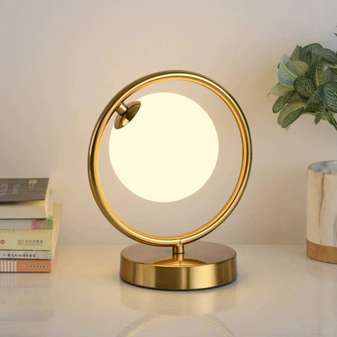 lampe de chevet en or 