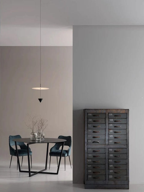 plafonnier blanc design dans la cuisine