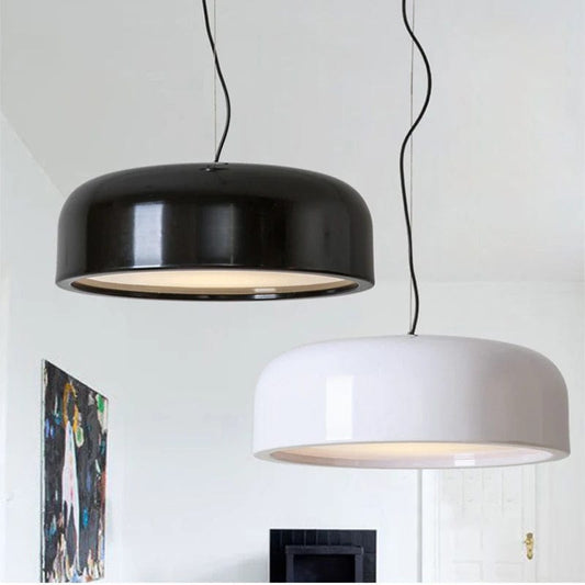 plafonniers nordiques blancs et noirs