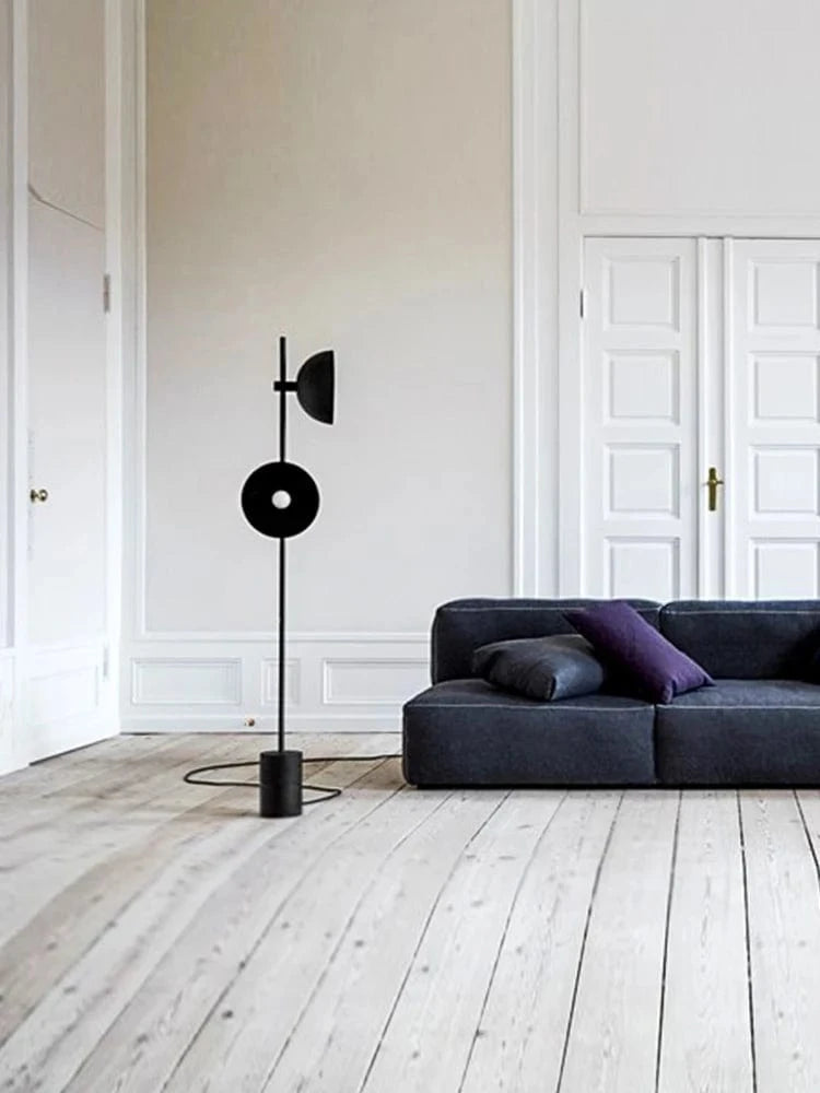 un lampadaire minimaliste pour salon