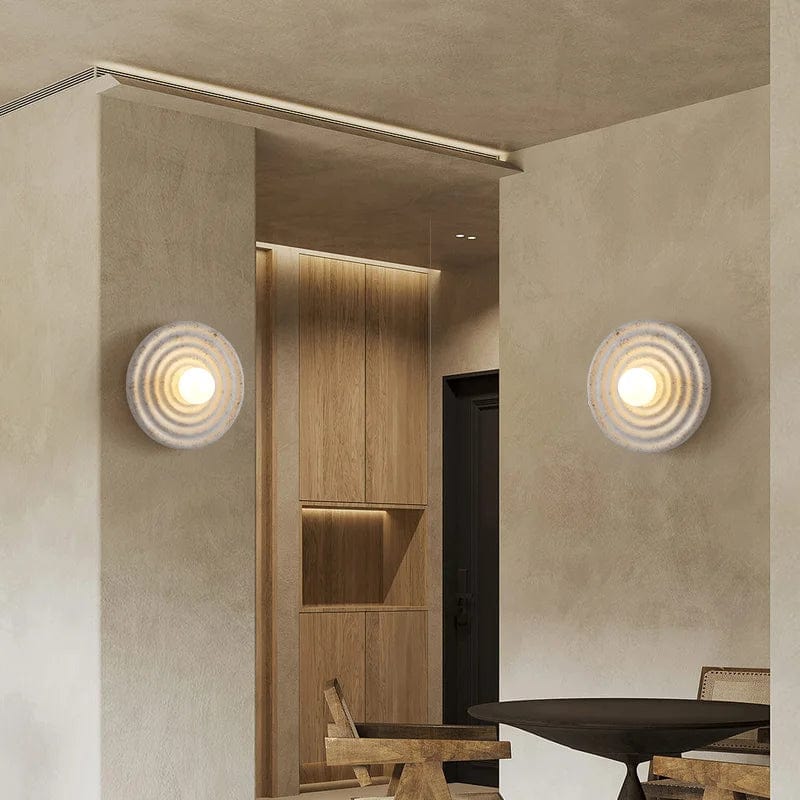 une applique murale au design scandinave parfait pour votre couloir